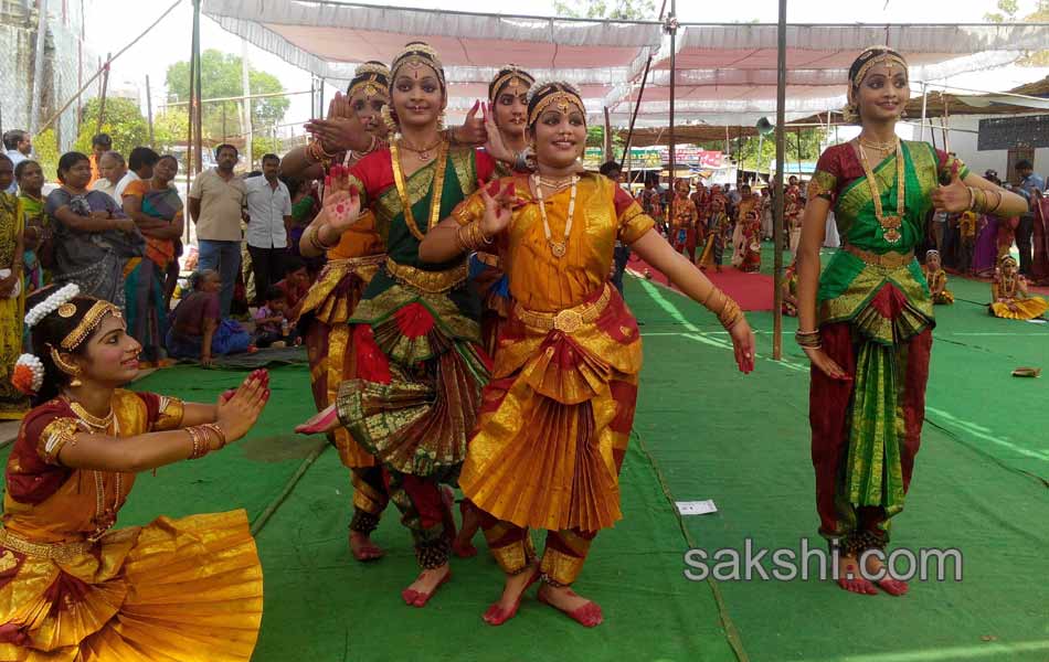 Kuchipudi Bharatanatyam folk dance performance at Bhadrachalam5