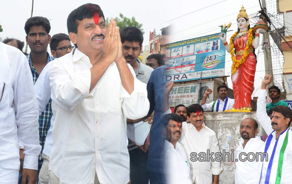 ponguleti srinivasa reddy calls off his fast - Sakshi26