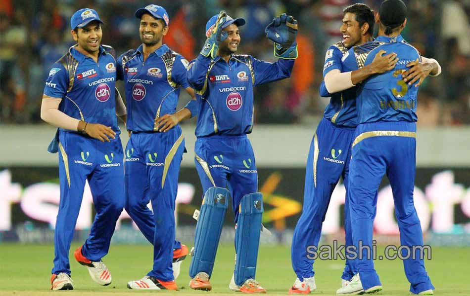 mumbai indians enters playoffs14