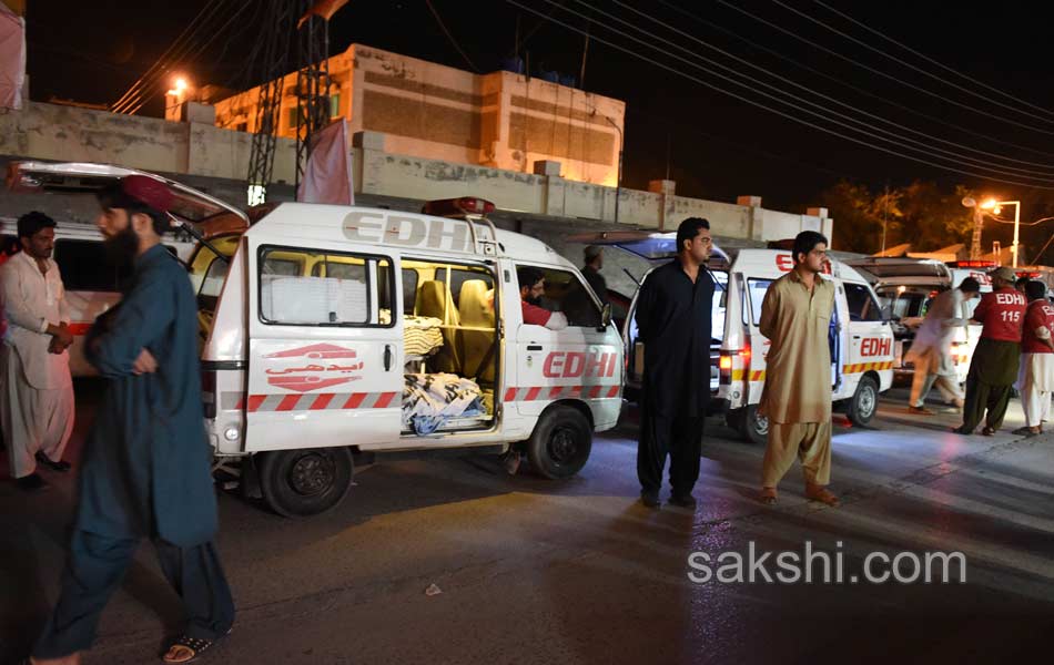 Militants kill 20 passengers in pakistan12