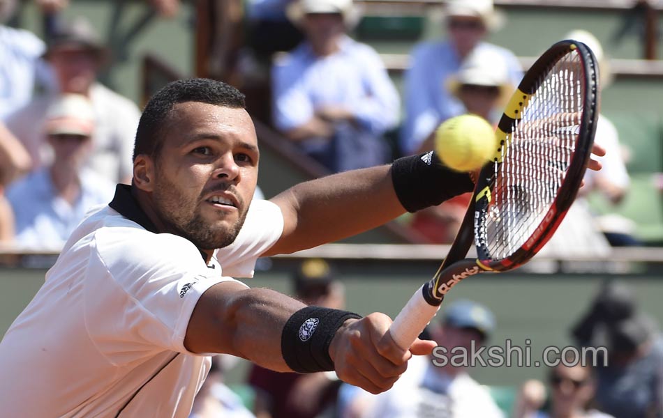 Stanislas Wawrinka Beats tsonga to enter in to finals9