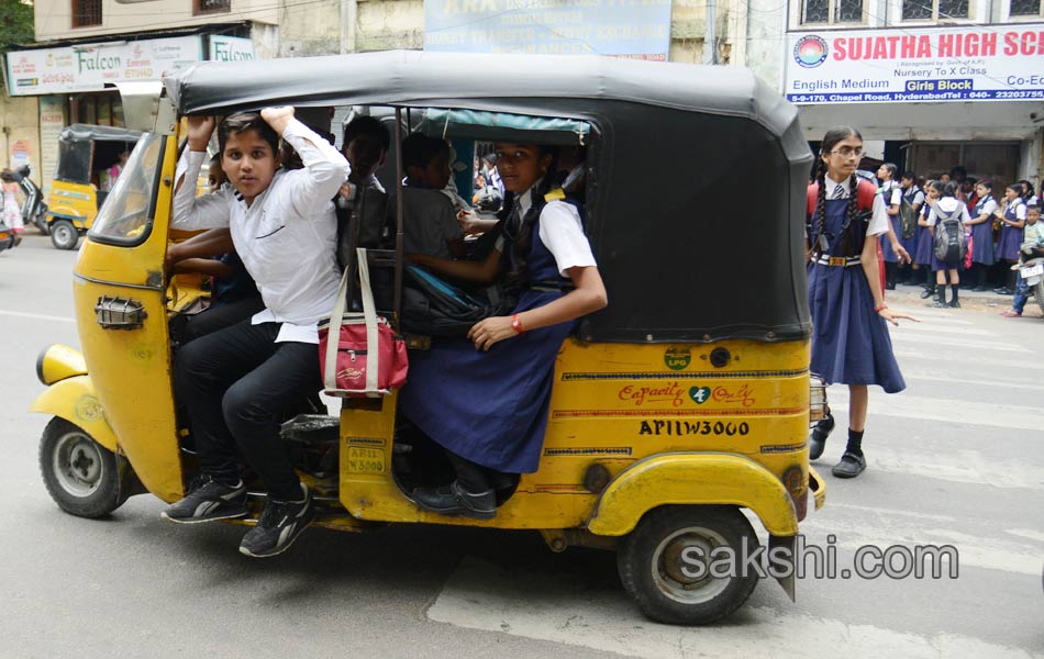 childrens are in school after summer holidays - Sakshi10