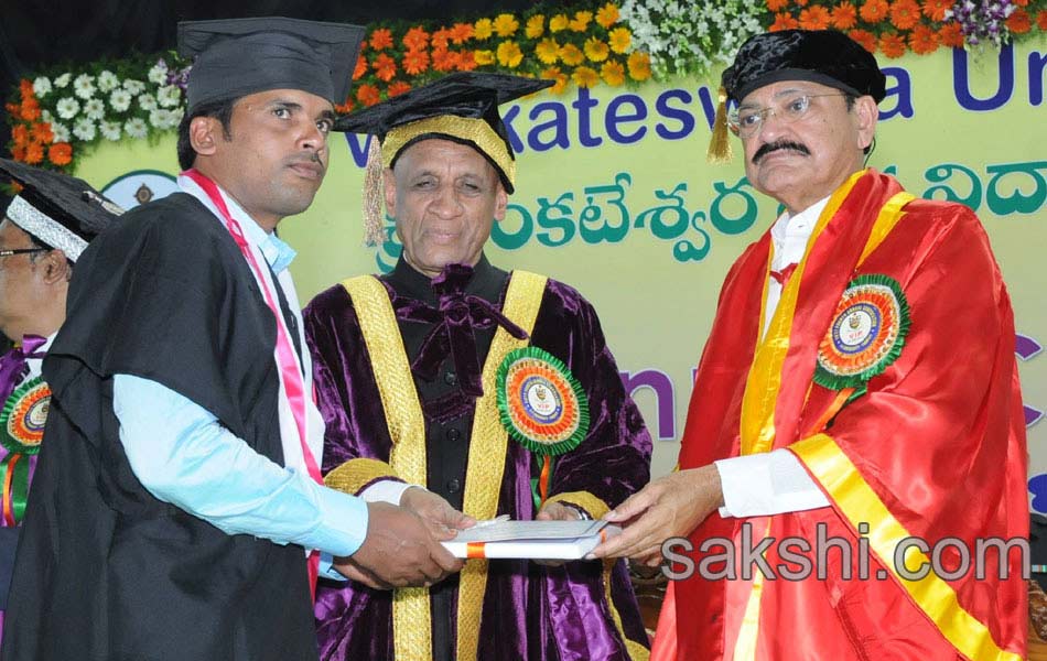 sv university convocation held in a grand manner5