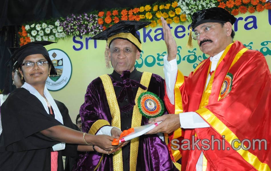 sv university convocation held in a grand manner6