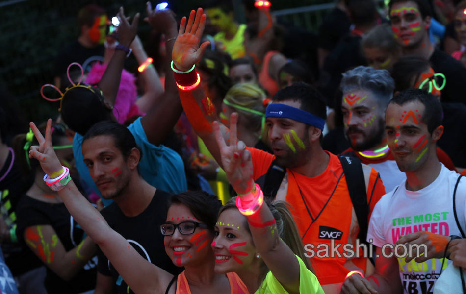 Electric run in paris - Sakshi13