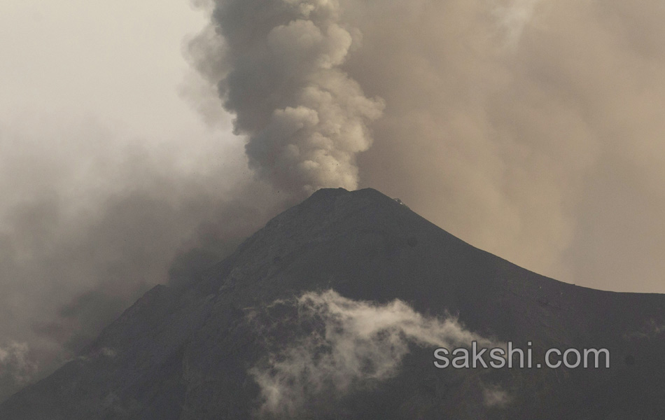 Guatemala Volcano3