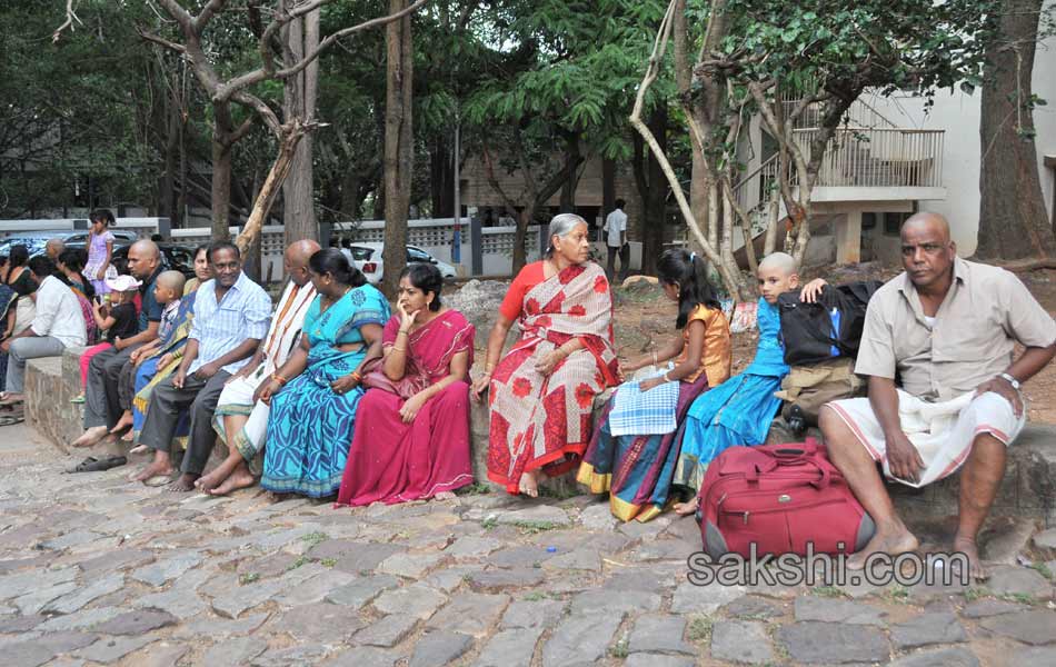 minor stampede in tirumala several injured9