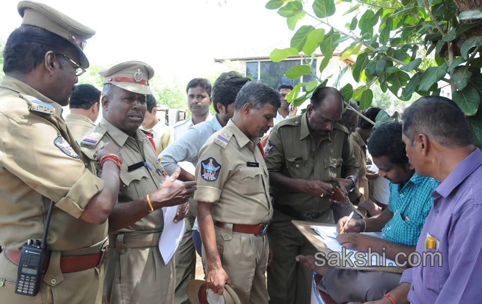 driving licence in police - Sakshi8