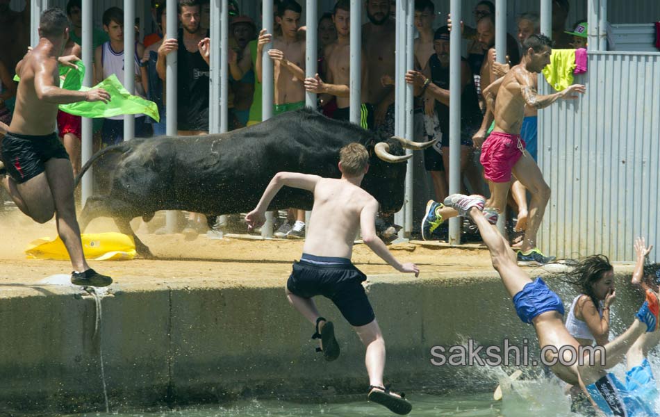 SPAIN FESTIVAL TOURISM SAN FERMIN - Sakshi9