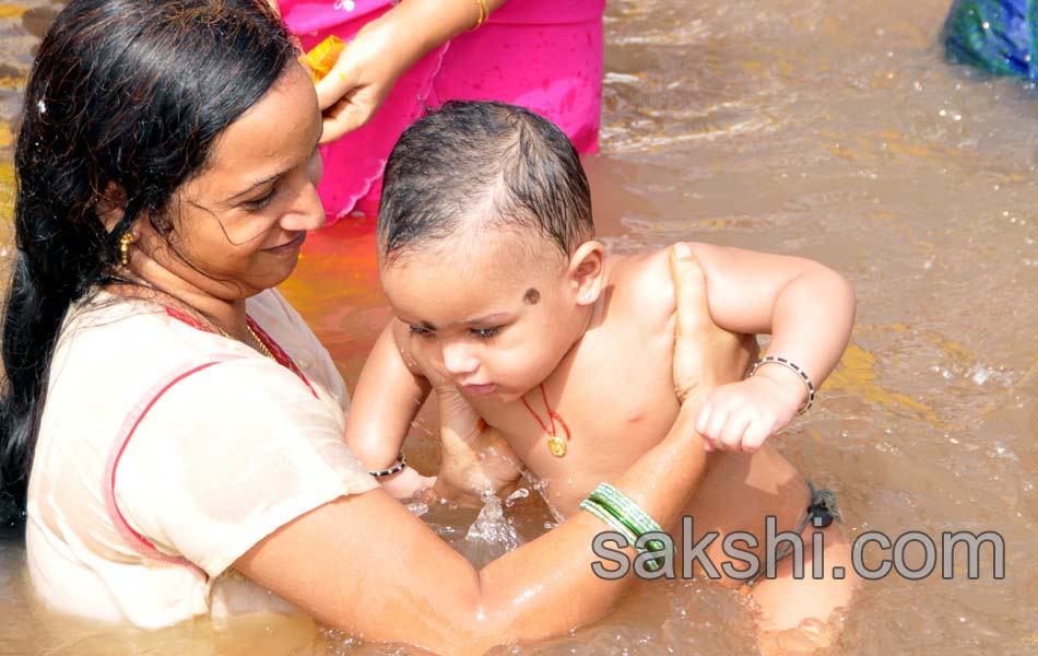 holy pushkaralu comes to seventh day13