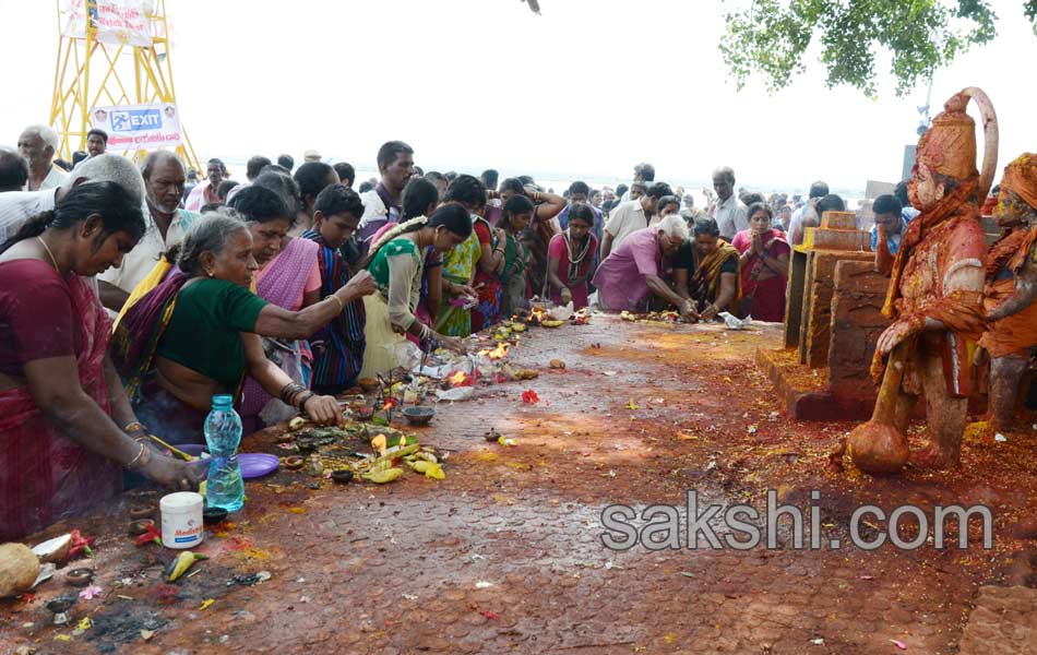 holy pushkaralu comes to seventh day24