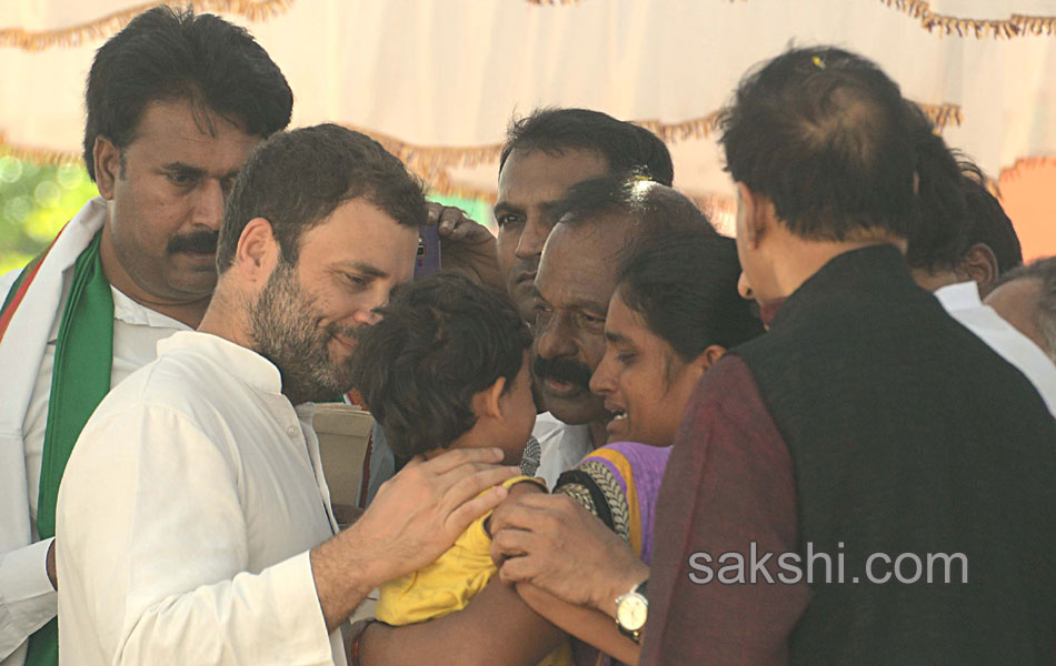 rahul gandhi padayatra in Ananthapuram district14