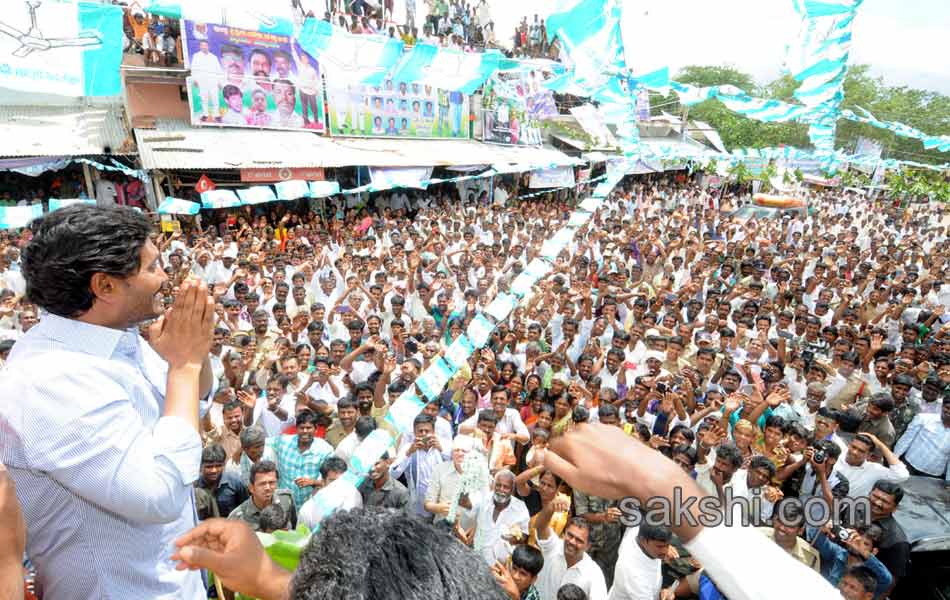 ys jagan Raithu Bharosa Yatra concluded in anantapur district - Sakshi3