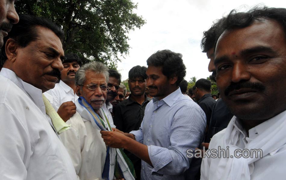 ys jagan Raithu Bharosa Yatra concluded in anantapur district - Sakshi12