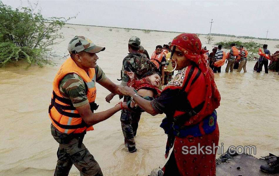 Heavy rains in Imphal8