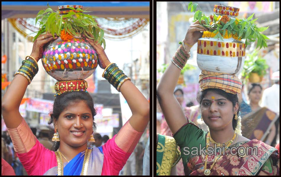Ujjaini Mahankali Bonalu Jatara in Secunderabad16