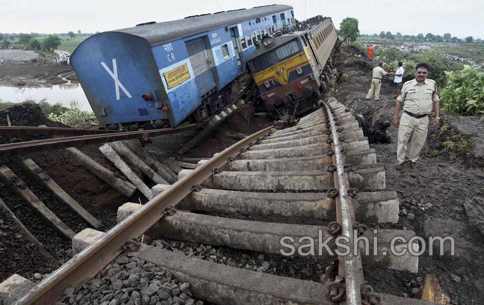 train accidents in Madhya Pradesh - Sakshi2