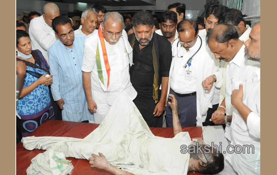 youth suicide attempts at congress party meeting in tirupathi - Sakshi7