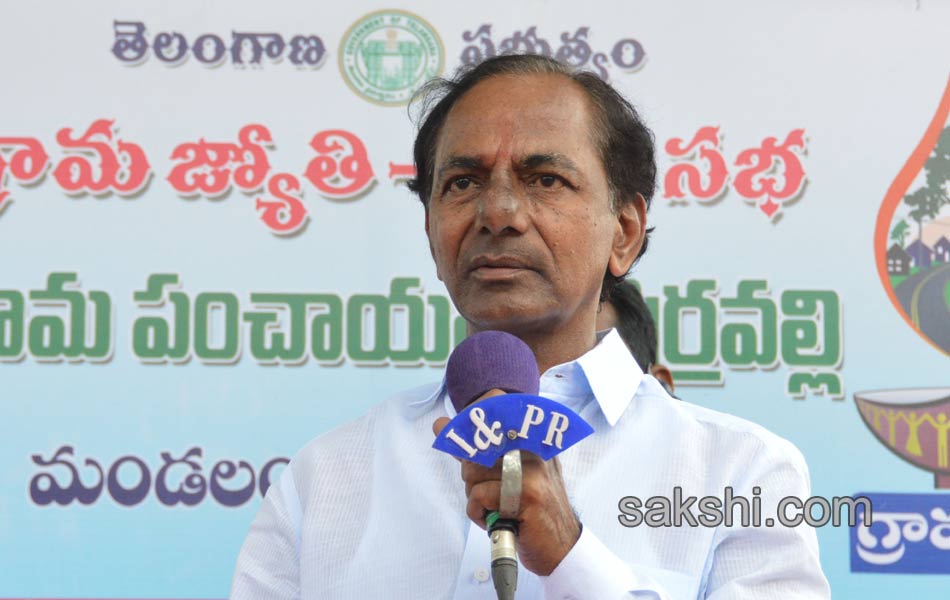 KCR to tour in medak district - Sakshi1