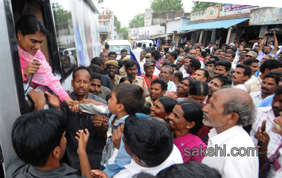 ys sharmila first phase paramarsha yatra close in warangal district16