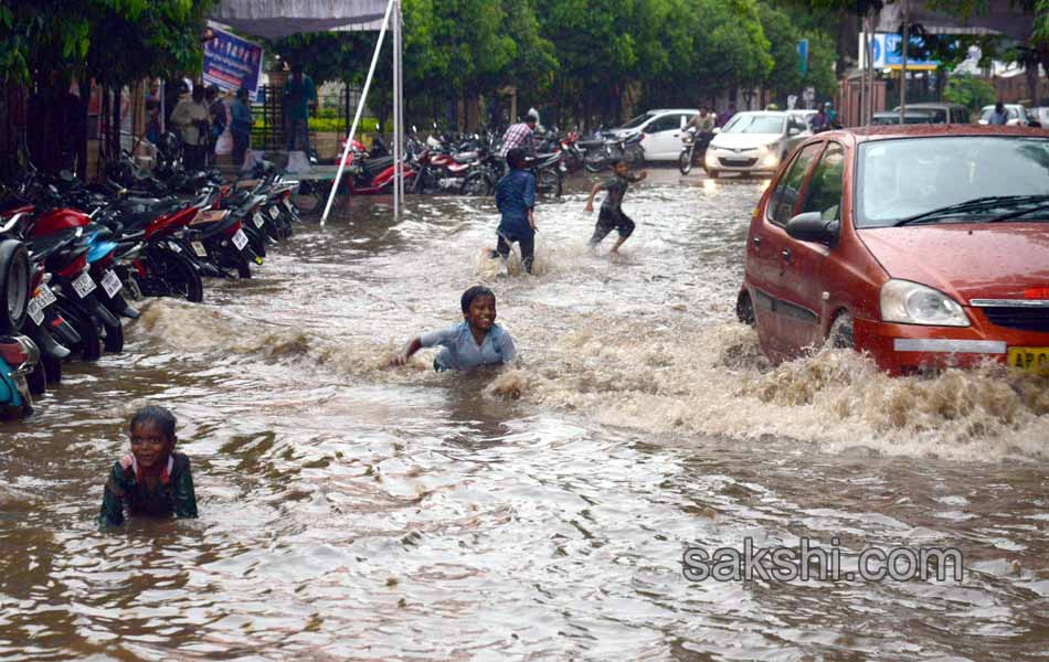 heavy rain in city - Sakshi6