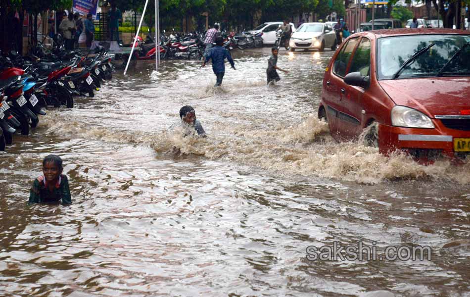 heavy rain in city - Sakshi10