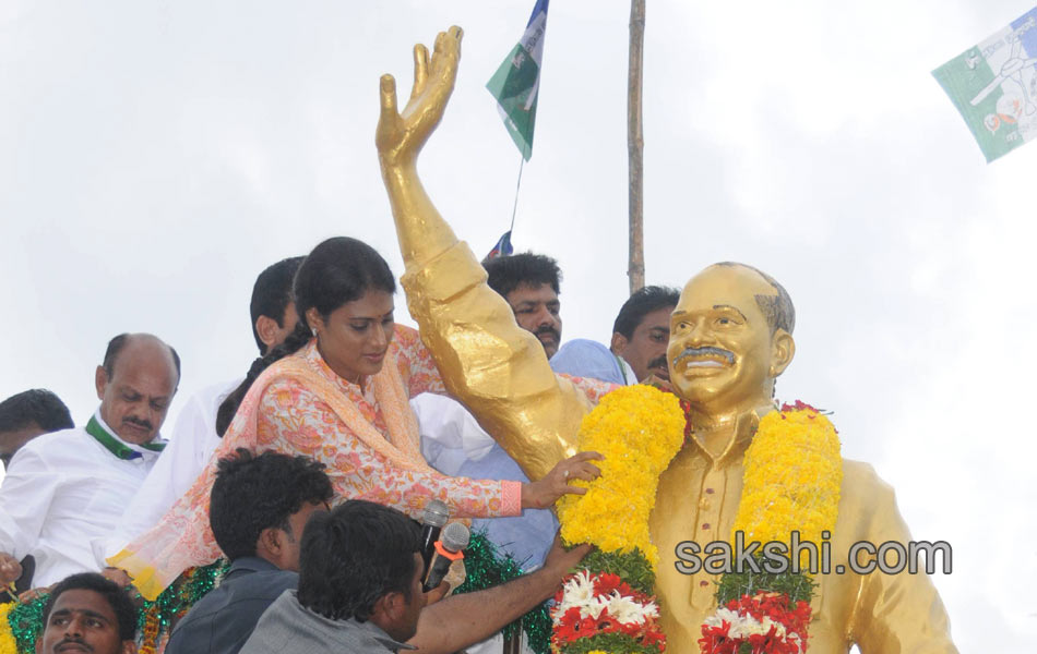 ys sharmila 3rd day paramarsha yatra in warangal distirict11