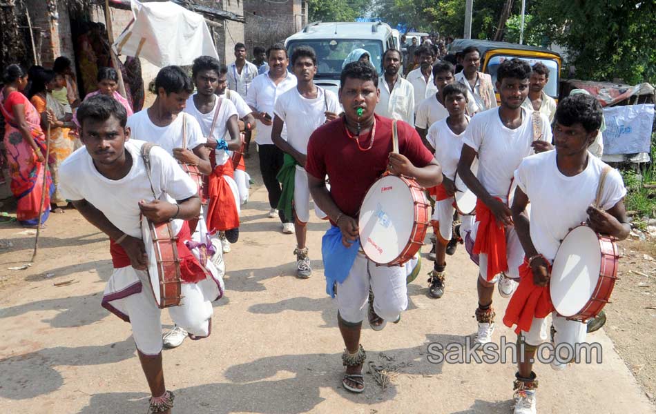 ys sharmila 3rd day paramarsha yatra in warangal distirict9