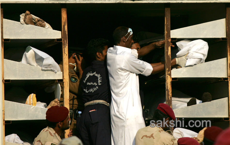 In disaster accident in the Mecca Masjid11