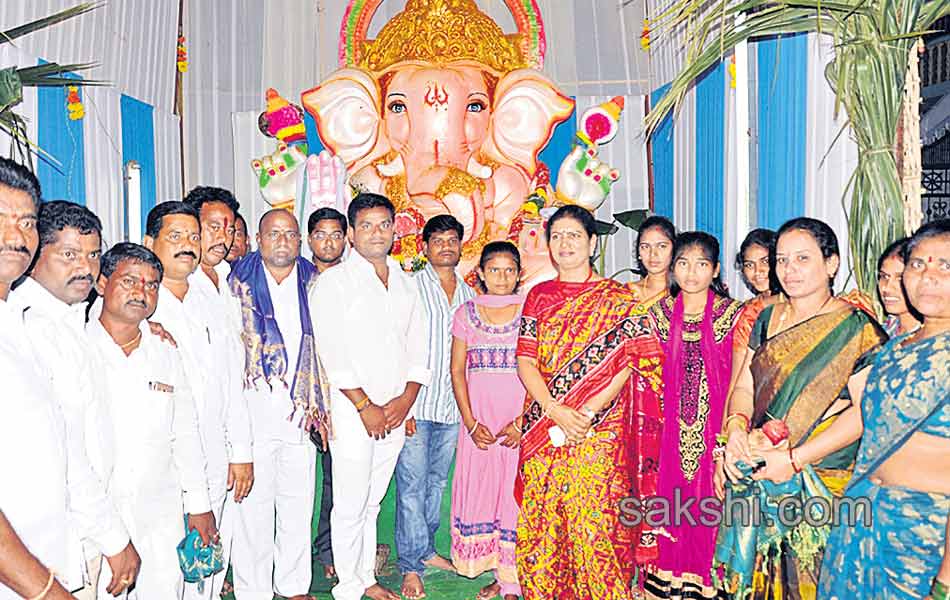 Ganesh Chaturthi celebrations in mahabubnagar district - Sakshi1