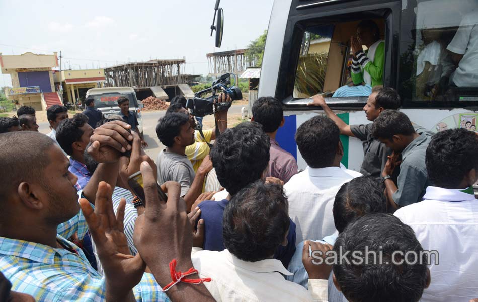 YS Sharmila second day paramarsha yatra12