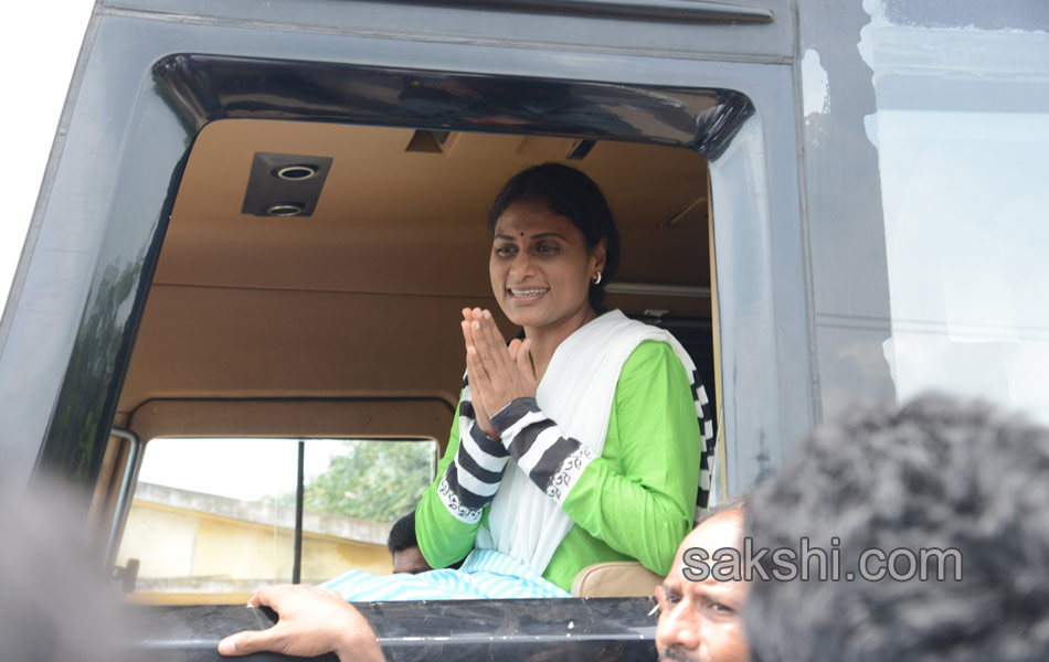 YS Sharmila second day paramarsha yatra13