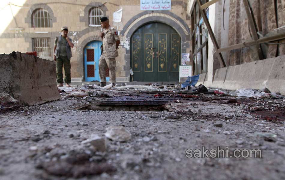 A large explosion at a mosque in Yemens capital has killed at least 12 people4