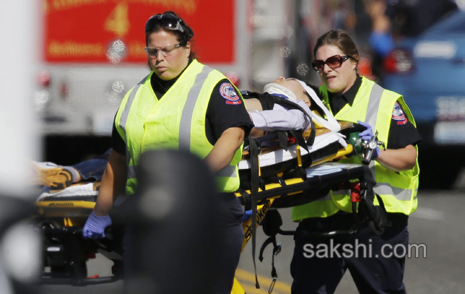 Seattle Tour Bus Crash8