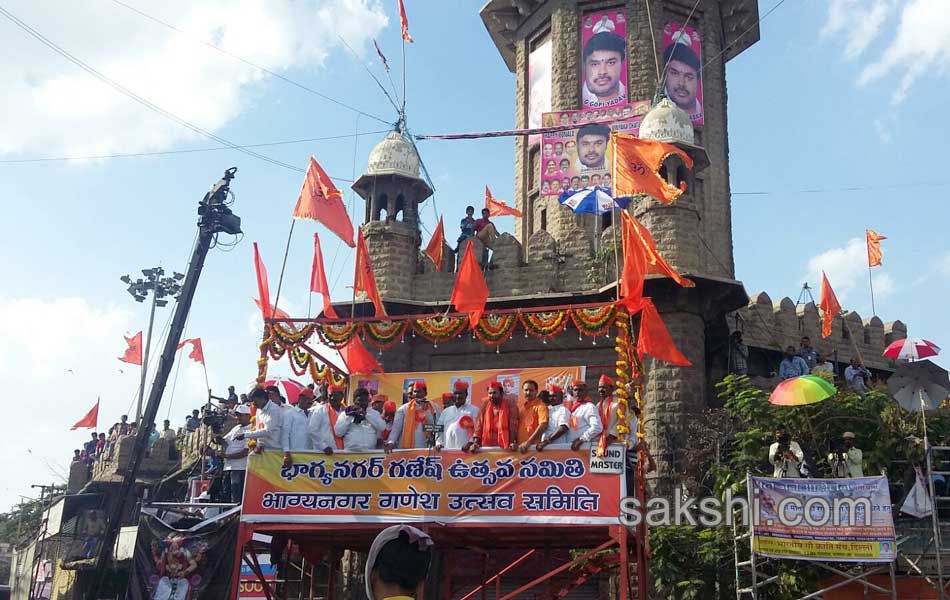 ganesh immersion 2015 hyderabad - Sakshi5