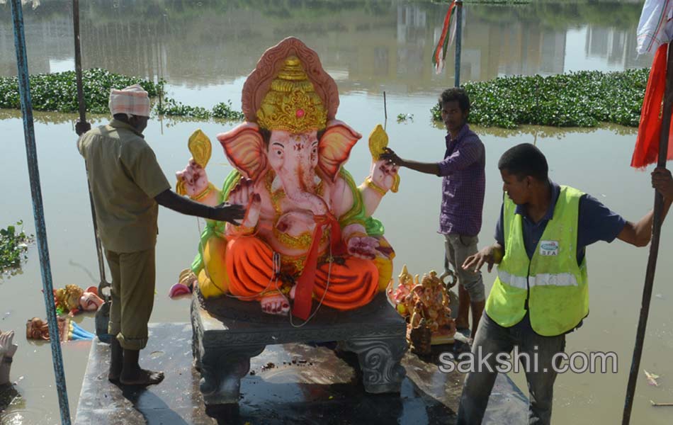 ganesh immersion 2015 hyderabad - Sakshi14