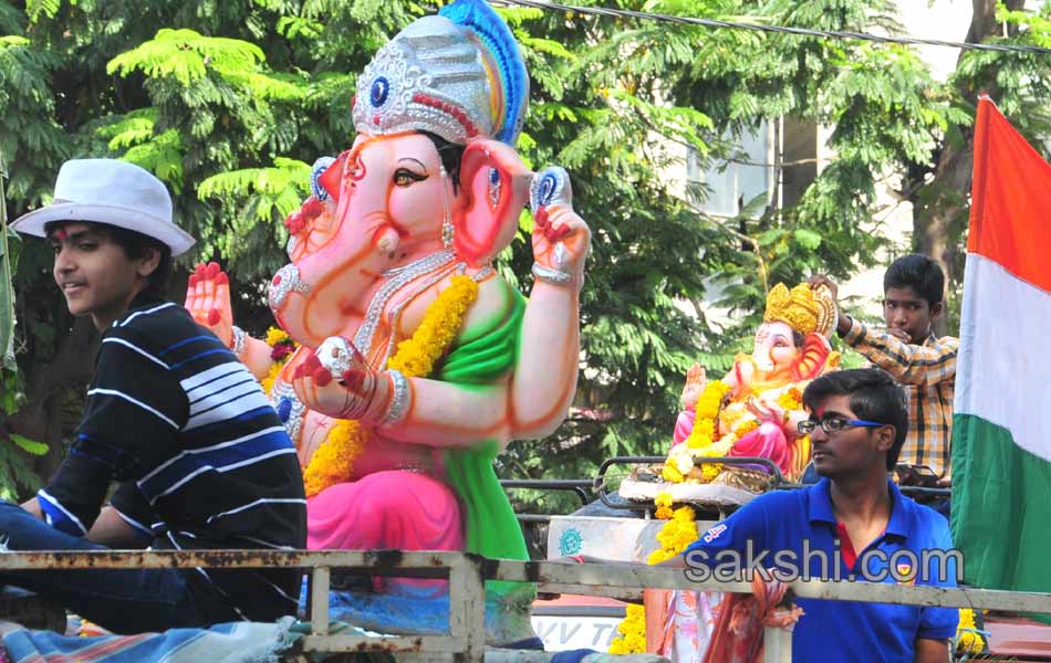 ganesh immersion 2015 hyderabad - Sakshi15