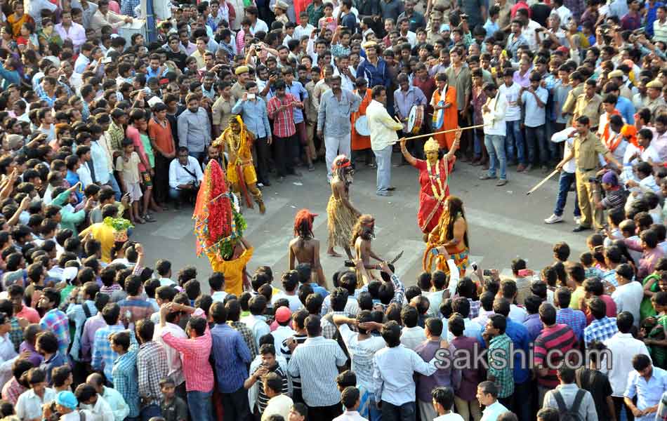 Kharithabad vinayakudu to send off Ganesh idol immersion processions25