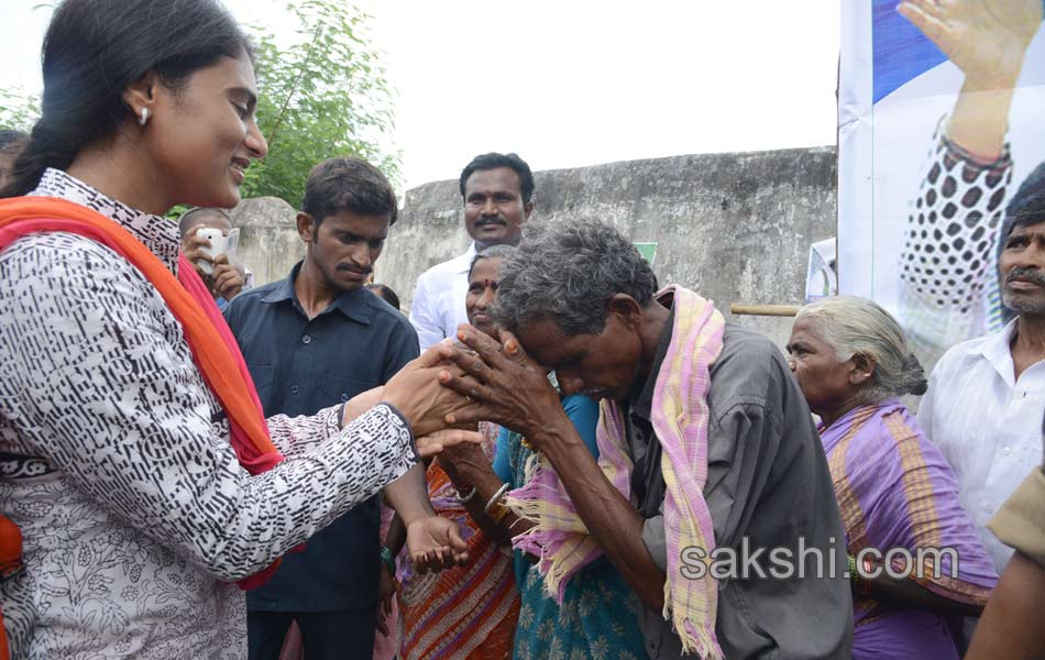 YS sharmila tour in karimnagar district5