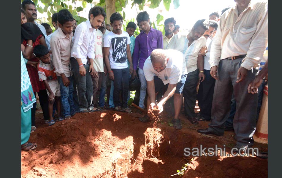 Athidi dead body found on Dibbelapalem beach1