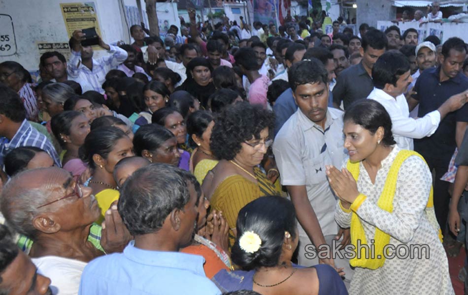 YS Sharmila Paramarsha Yatra Adilabad - Sakshi6