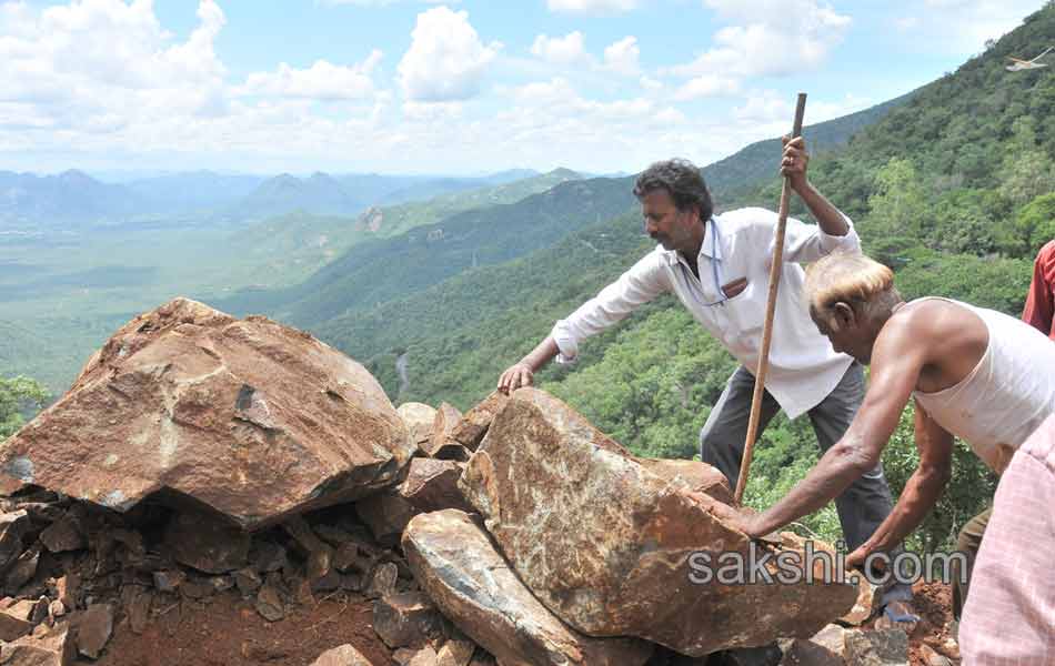 Landslides collapsed in Tirumala13