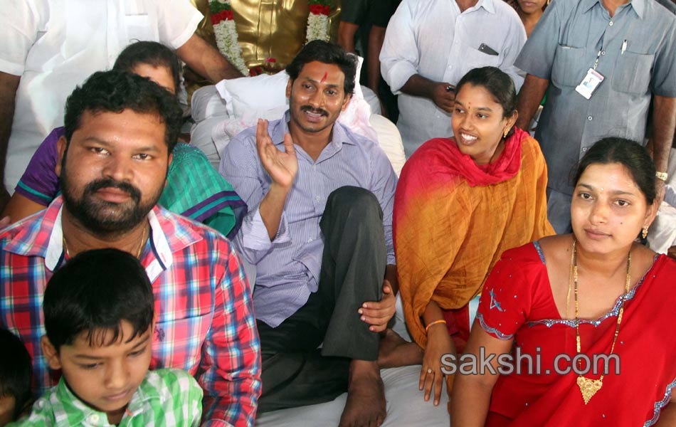 ys jagan mohan reddy indefinite hunger - Sakshi10