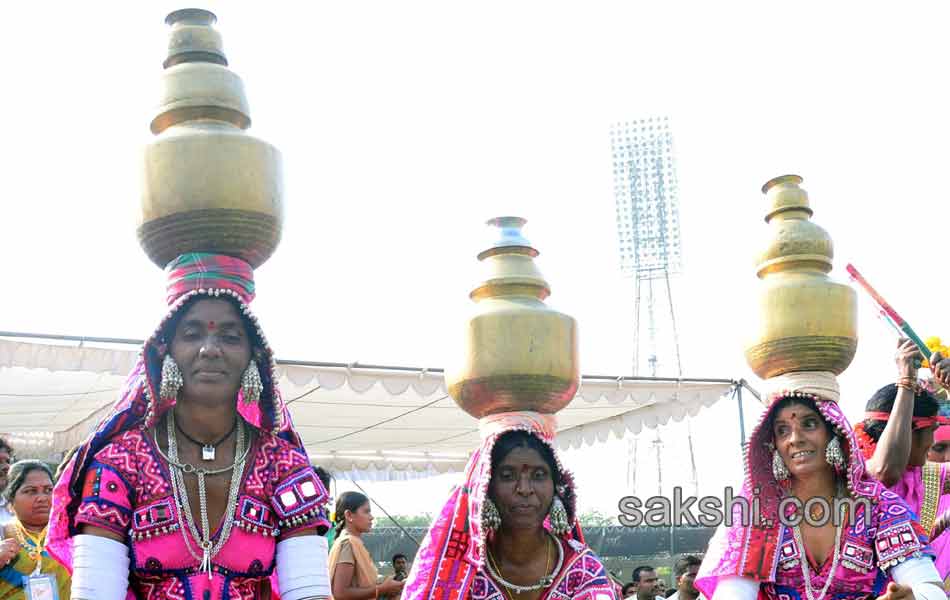 bathukamma rally from lb stadium to tankbund14