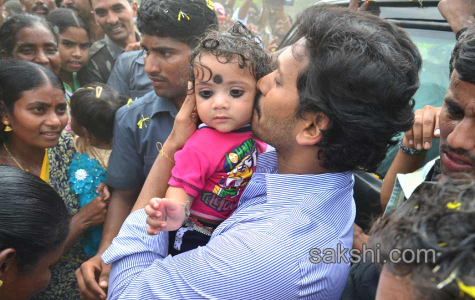 ys jagan mohan reddy speech in uddanda rayuni palem - Sakshi16