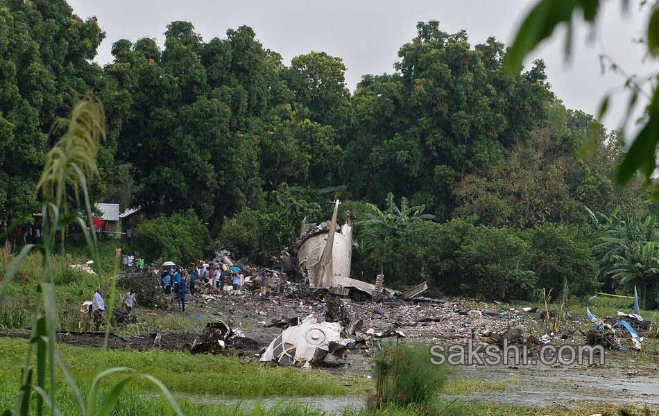 25 killed plane crash south sudan8