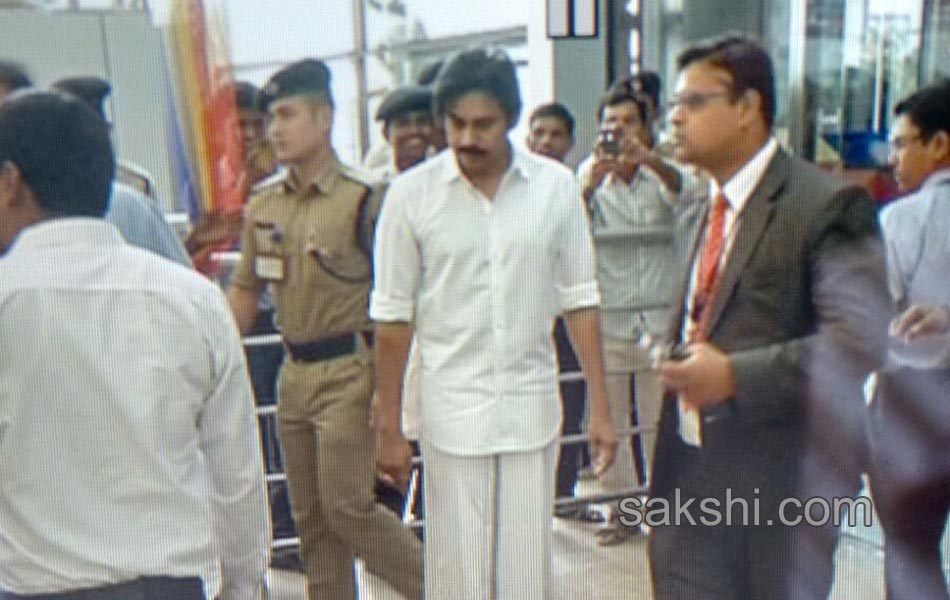 Pawan Kalyan calls on Chandrababu Naidu - Sakshi6