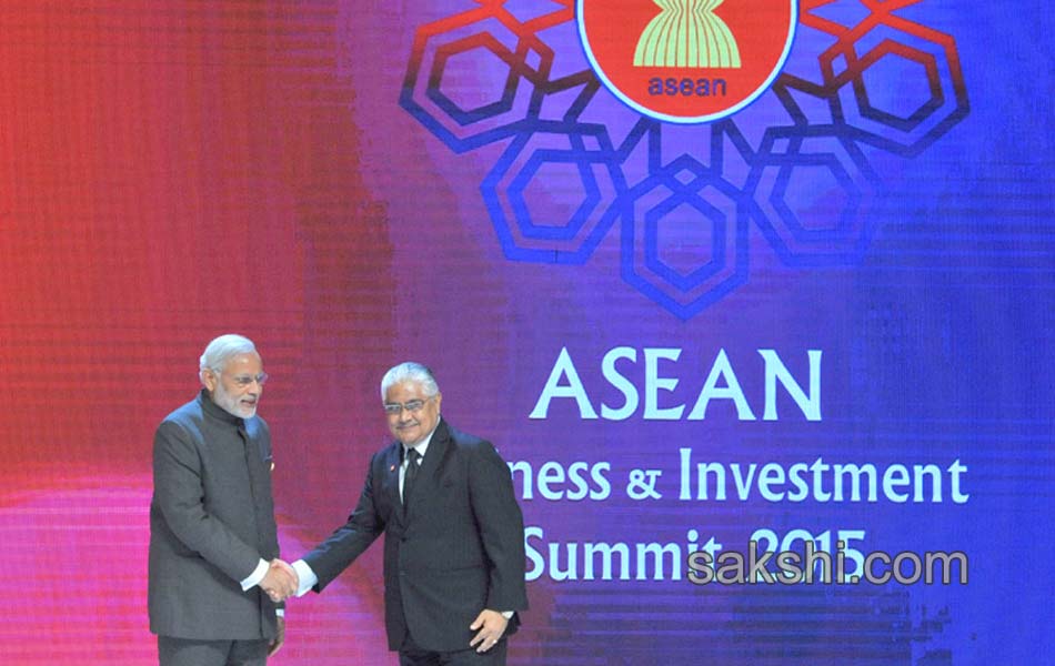 PM Modi attends ASEAN Summit holds bilateral talks with Chinese6