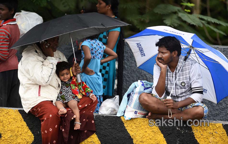 chennai submerged in rain water19