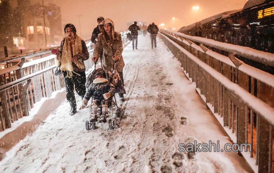 snow fall in istanbul - Sakshi16